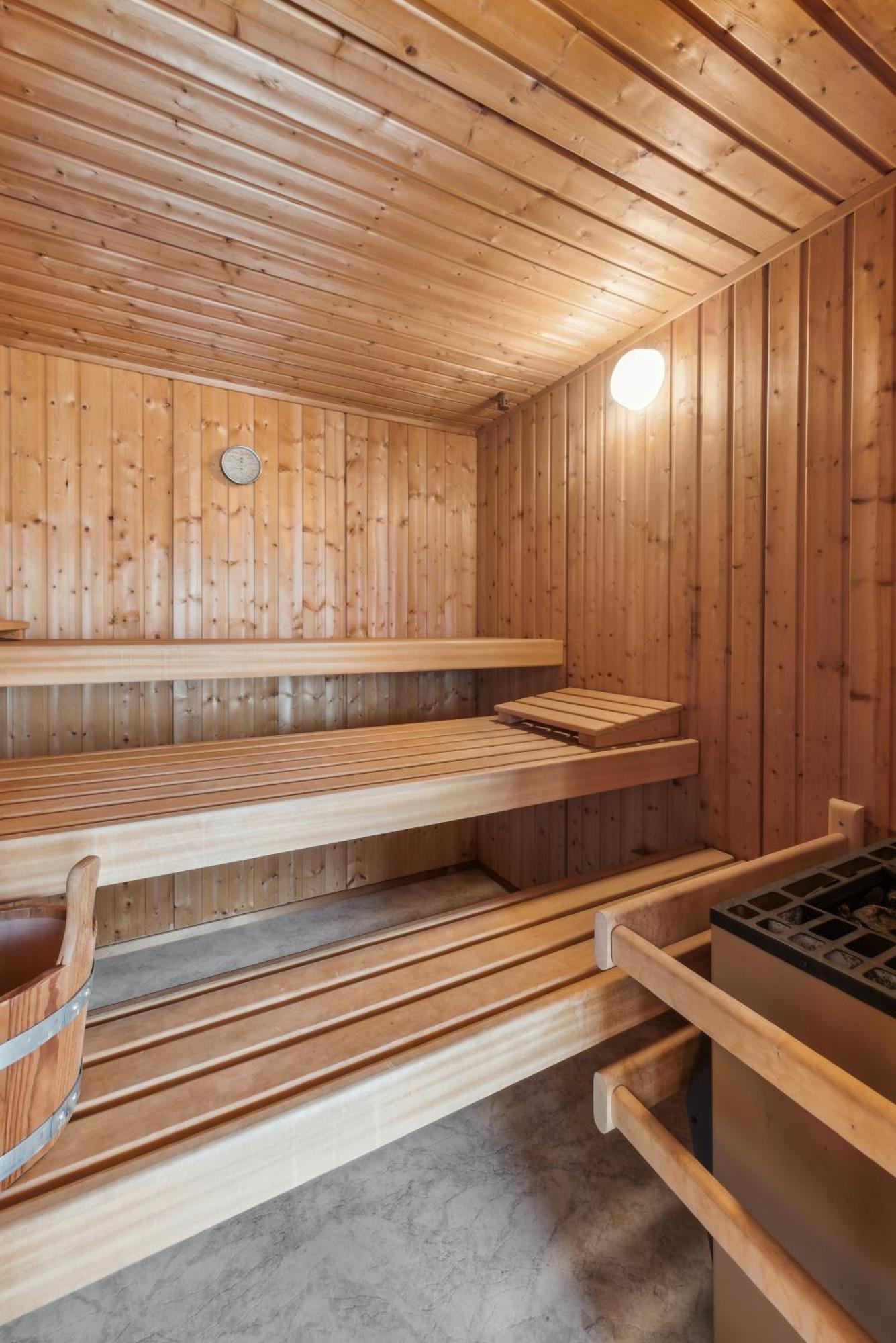 Alpine Golf Retreat: Luxury Maisonette With Sauna * Sankt Wendel