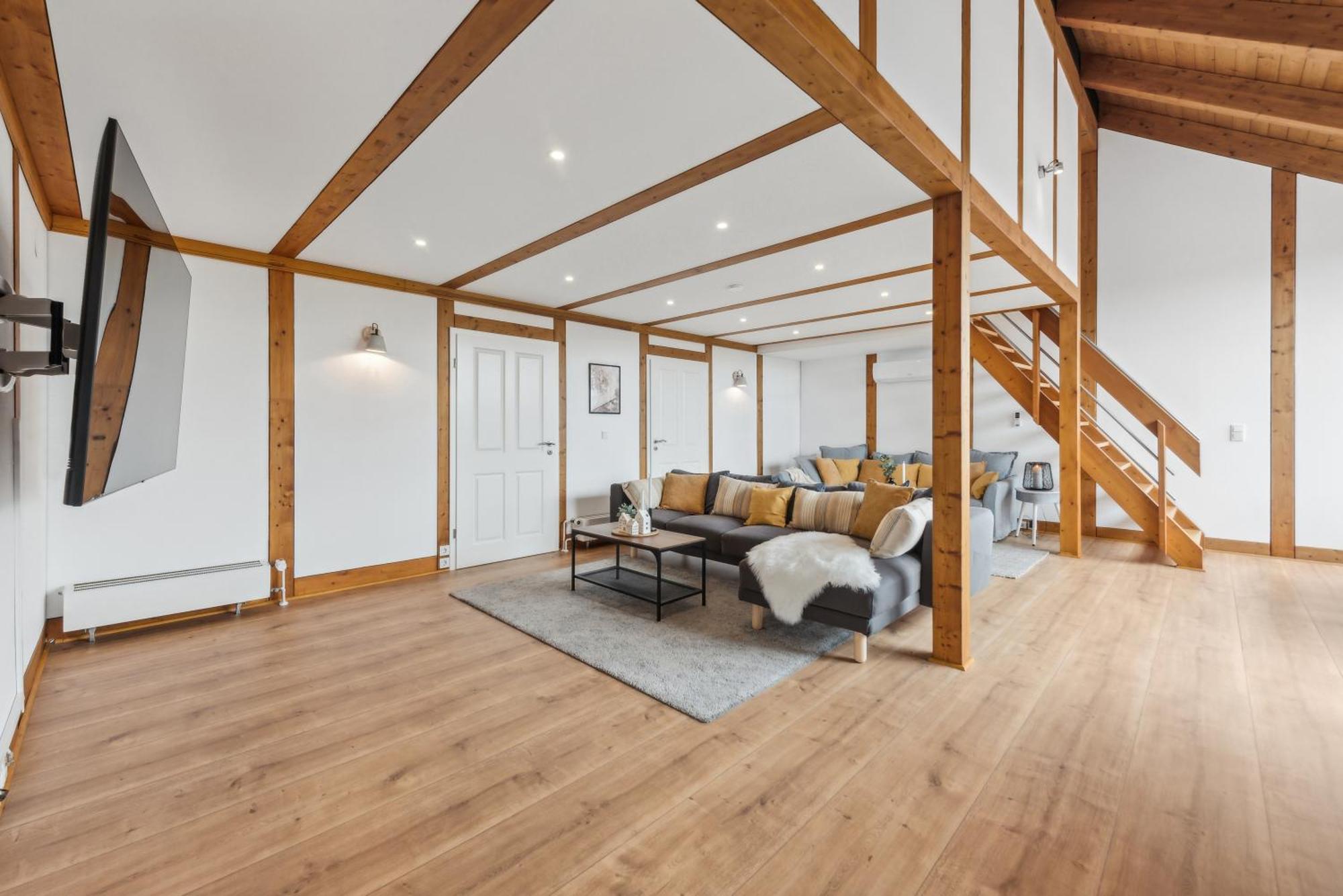 Alpine Golf Retreat: Luxury Maisonette With Sauna Apartment