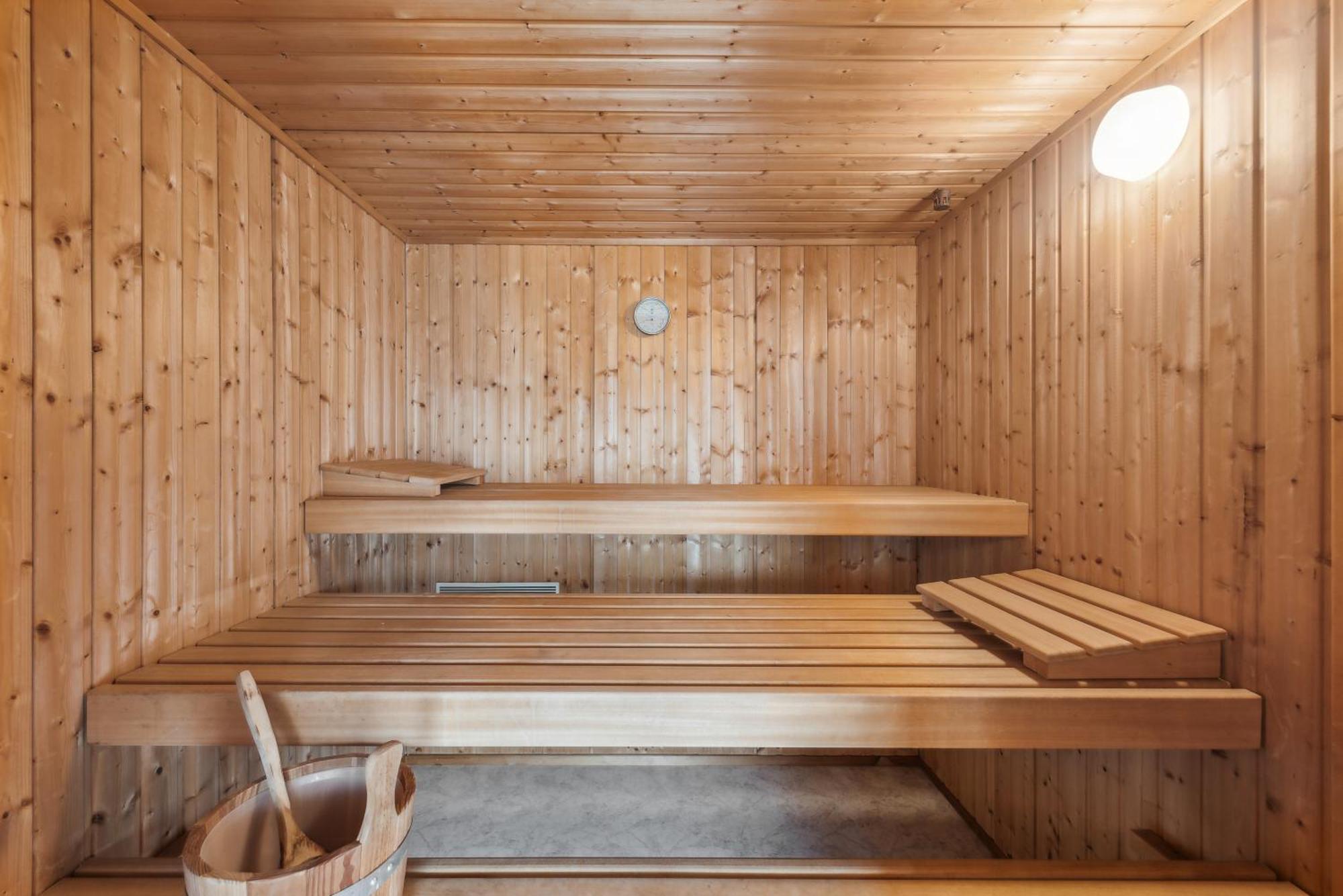 Alpine Golf Retreat: Luxury Maisonette With Sauna Apartment *